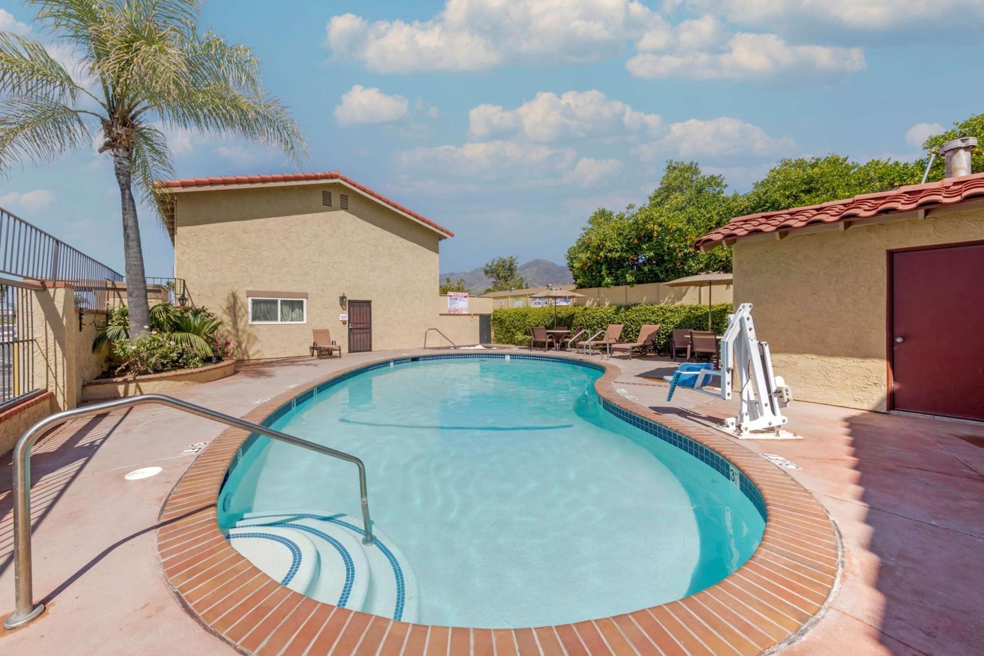 Best Western La Posada Motel Fillmore Екстериор снимка